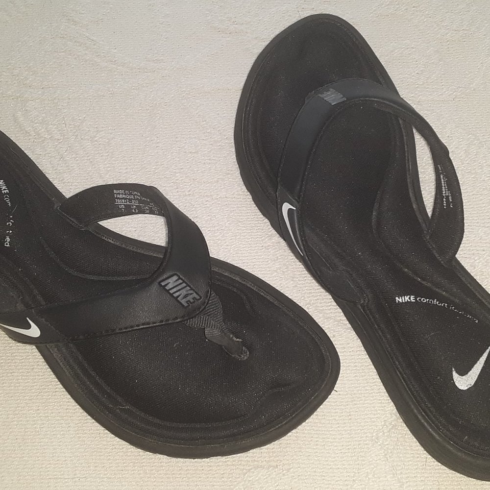 Nike flip flops